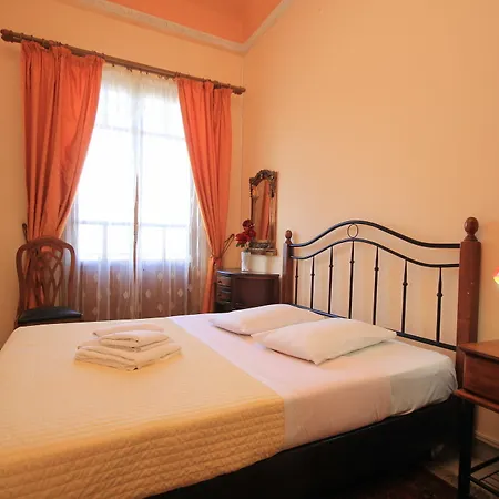 Neos Olympos Hostel