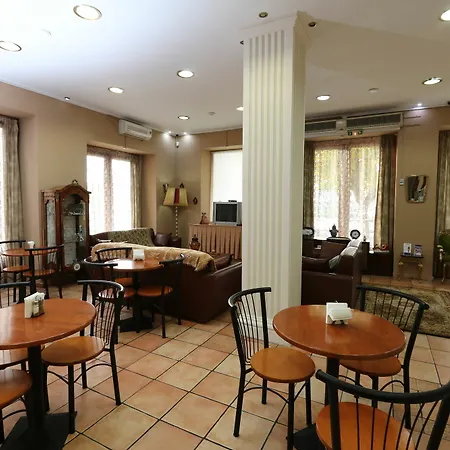 Hostel Neos Olympos Ateny
